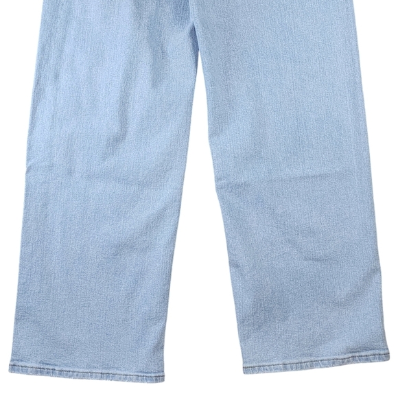 Levis Womens High-Rise Crop Wide Leg Light Wash Jean NWT Size 24 - Picture 8 of 12